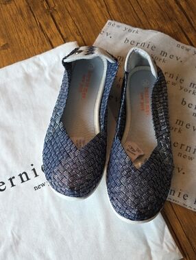 bernie mev. Metallic Navy Catwalk Woven Slip-On Shoes